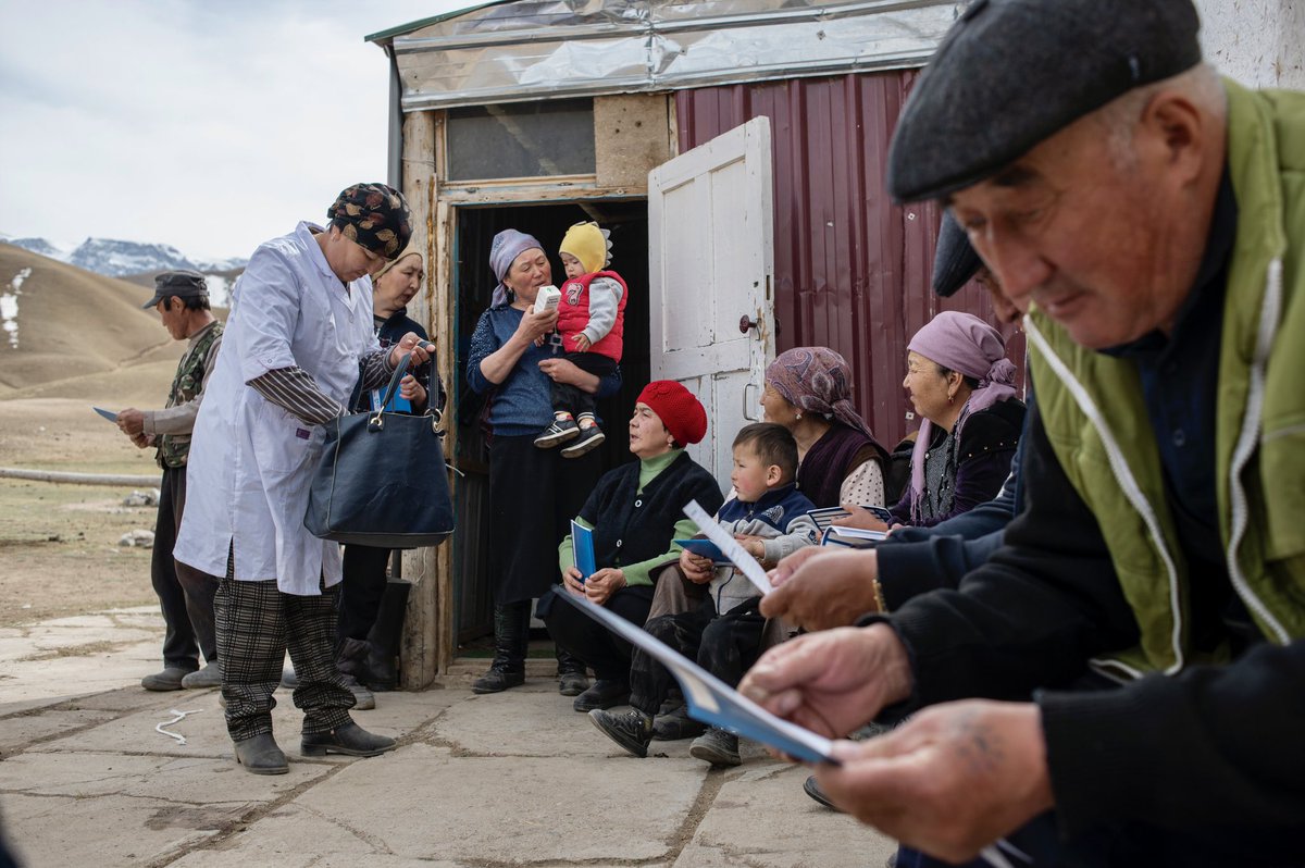 Meet Jiydekul Yrysbayeva, a true hero in Naryn, Kyrgyzstan. At 2500m, she tends livestock and serves as an #immunization worker, backed by the #EU & @WHOKyrgyzstan CAR 2 project. Despite challenges, her dedication ensures people’s #health even at the highest altitudes. #EU4KG