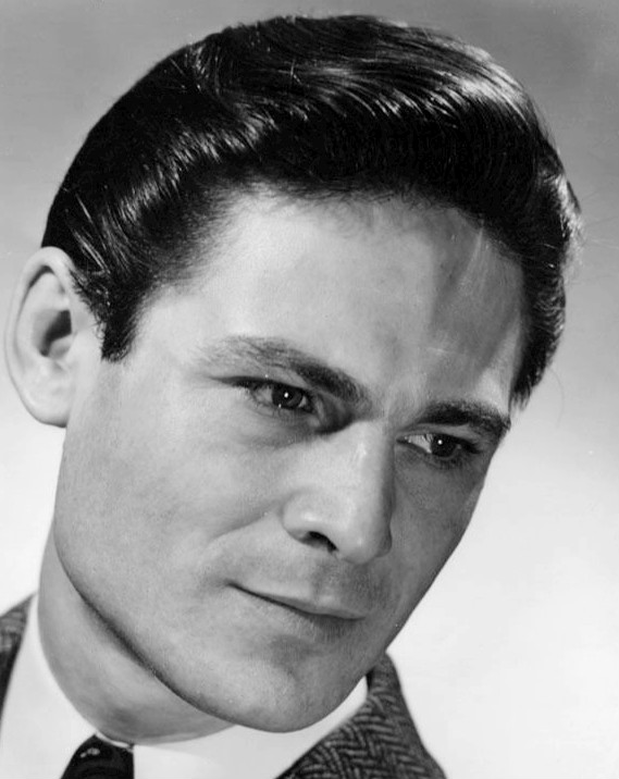 Actor Joseph Wiseman, BOTD in 1918. We did a walk in 2023 on 'The Main' and the search for his childhood home.  We have updated with new images of central figures.  Join us on this historic walk!  
Fits in with #jewishheritagemonth 
click on link below:
walkmontreal.com/walks/the-main…