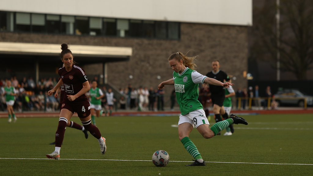 🙌 @KirstyM_9 has been named in the SWPL Team of the Week following her excellent performance in the Edinburgh Derby! Congratulations, Kirsty 💚