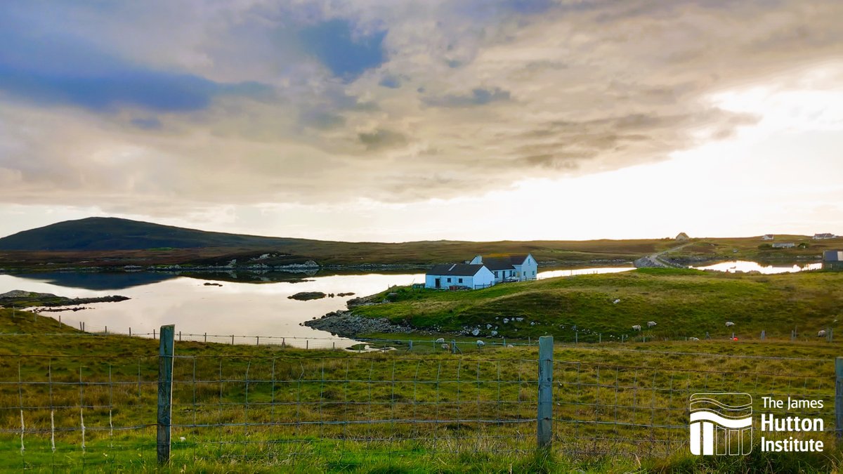 New blog from @KG_Jura ( @HuttonSEGS and @aberdeenuni), discussing the stark differences in #Scottish island life From Burray to Barra, each #island has unique challenges, with differences often overlooked in policy, leaving communities neglected. More: bit.ly/3QLrrOu