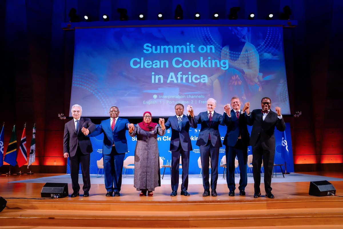 The ⁦@AfDB_Group⁩ commits $ 2 billion to clean cooking in Africa. No woman should have to cook again with fuelwood, charcoal and biomass that kills 600,000 persons per year. It is more than lighting a clean stove, it is about life and dignity!⁩ ⁦@EmmanuelMacron⁩