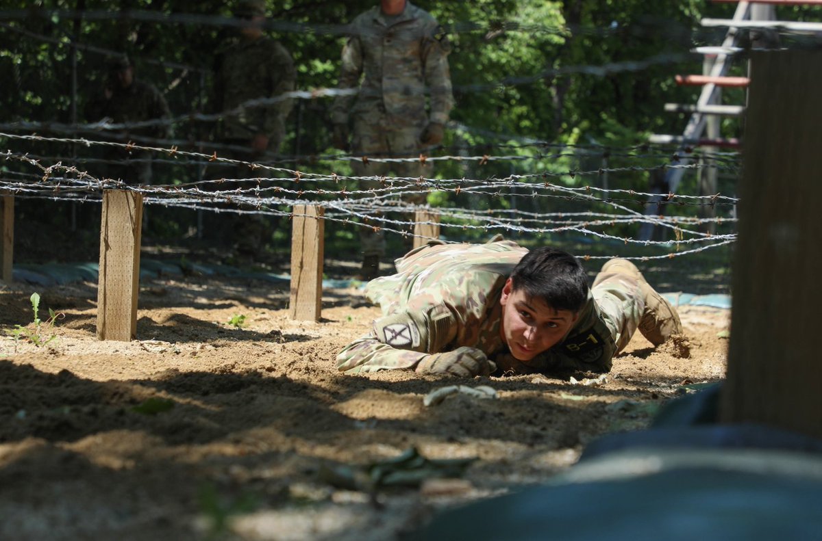Day 1: Best Squad @USArmy and ROKA soldiers from across the peninsula began participating in the @EighthArmyKorea Best Squad Competition. Up first: Obstacle course and day & night land nav! @ROK_MND | @DeptofDefense | @USARPAC | @INDOPACOM
