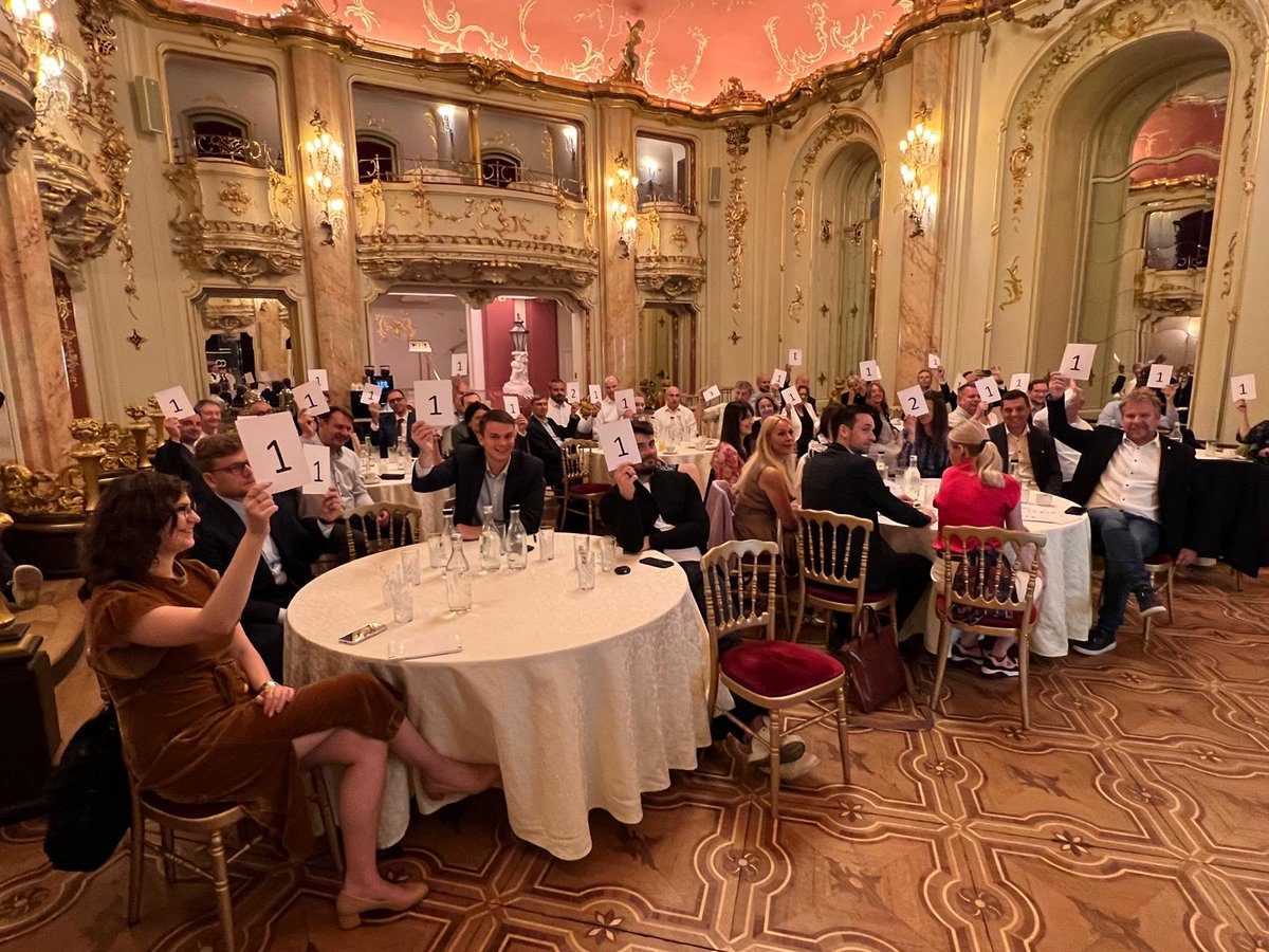 Dnes proběhla valná hromada <a href="/SOCR_CR/">SOCR ČR</a> se spoustou zajímavých debat o tom, na co se v oblasti obchodu a cestovního ruchu soustředit. A také se volilo nové vedení Svazu. Moc děkuji členům za důvěru na příštích pět let! Práce s kolegy z vedení nás čeká hodně: socr.cz/zpravodajstvi/…