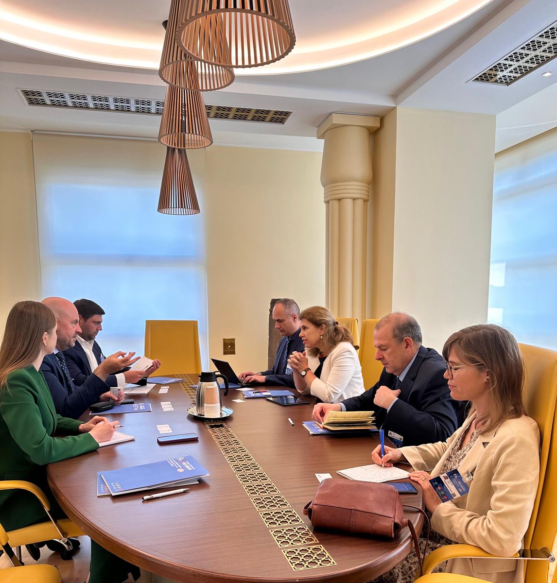 🇪🇺 EU ambassador @avalkenburg and Agriculture Minister of Moldova 🇲🇩 @BoleaVladimir discuss on EU-Moldova cooperation in agriculture in the sidelines of the FAO Regional Conference
#ERC34 in Rome