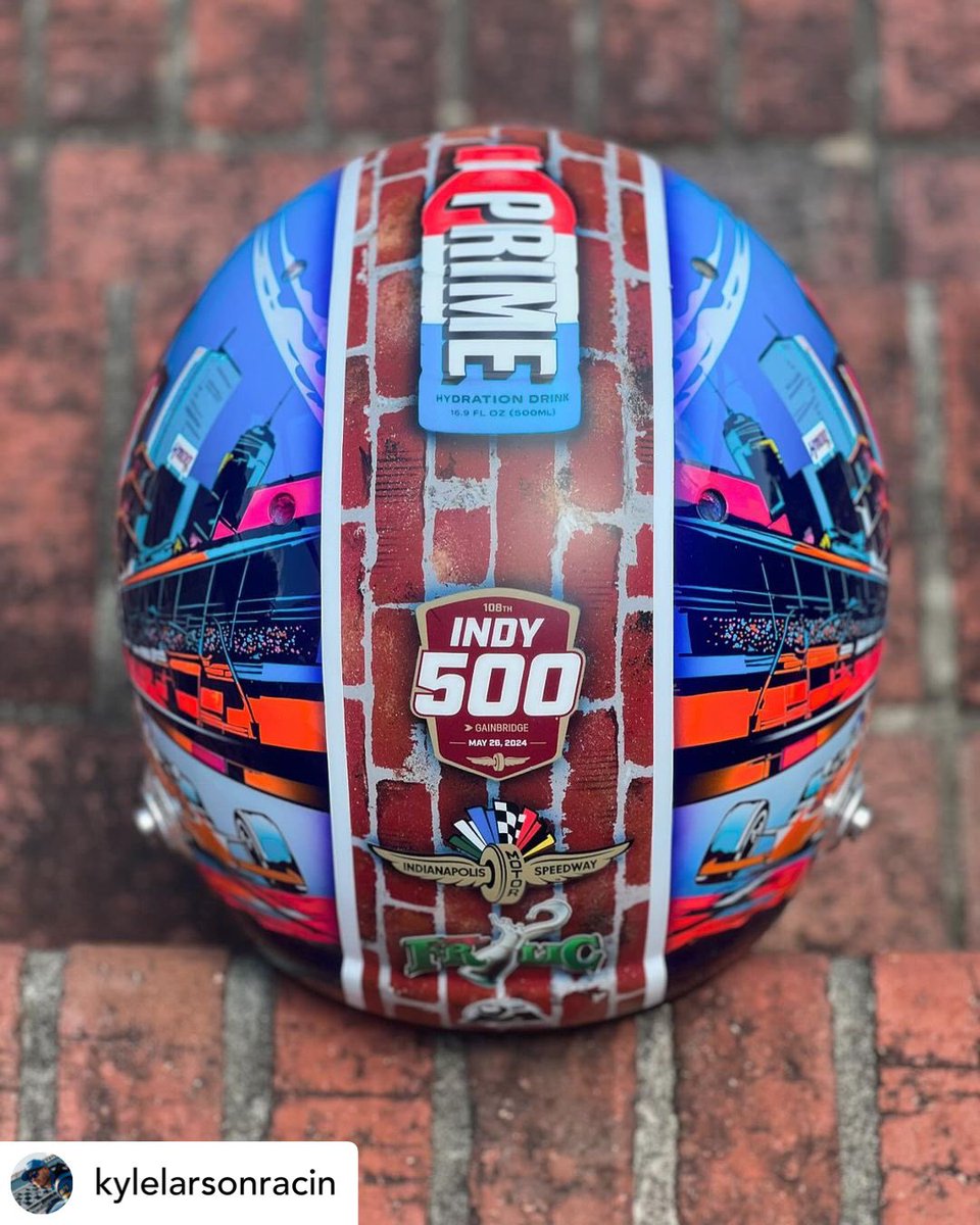 🔥🔥🔥 #repost @kylelarsonracin Indy 500 helmet turned out so nice! Thanks to @indocil for killing it on this scheme! 🧱🏁 #Arai #AraiHelmet #indy500 #racing