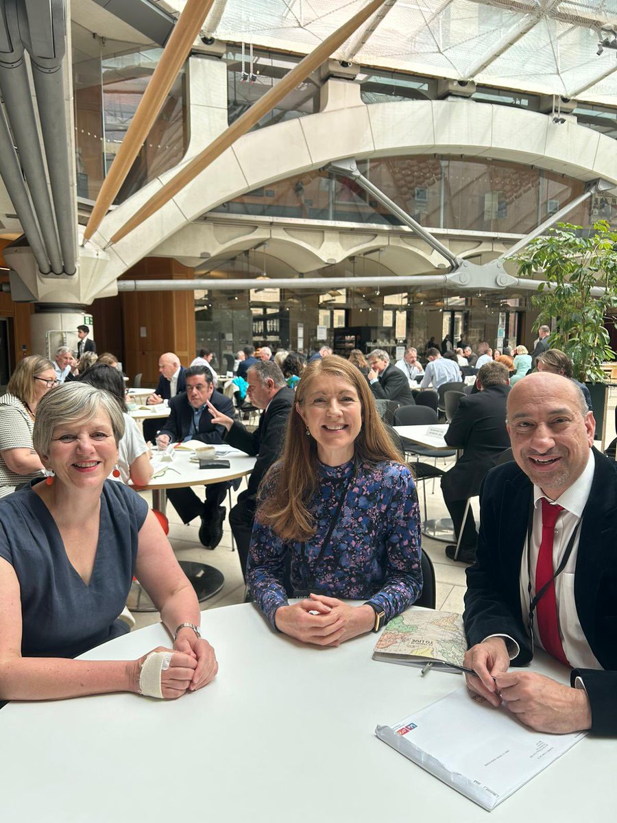 Good to meet the shadow library minister @LilianGreenwood today with @ayubkhan786 to discuss how innovative English libraries are and how essential they are for their communities