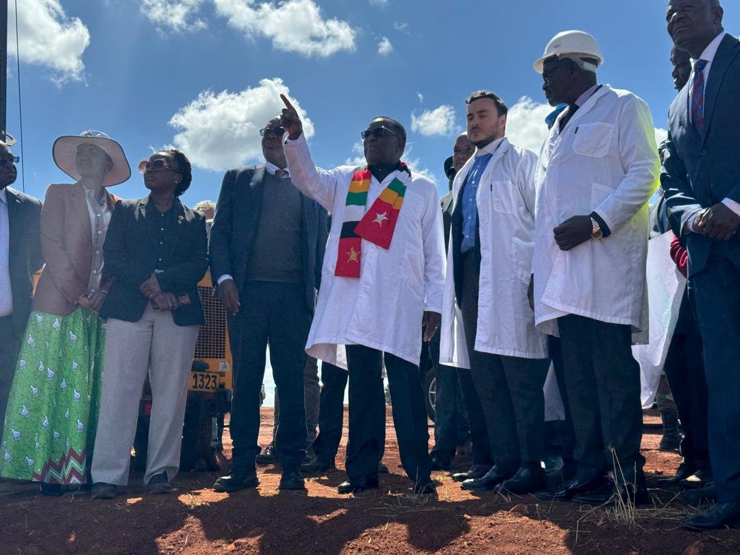 Today, His Excellency President DR Emmerson Dambudzo MNANGAGWA, leading from the front, toured Parliament Roads and assessed the ongoing remarkable progress at the site where Presidential villas are being constructed to host SADC Heads of State in August.