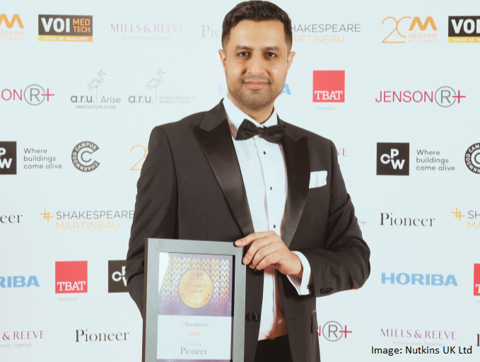 Aston University PR (@astonpress) on Twitter photo 🏆| <a href="/AstonUniversity/">Aston University</a> spin-out wins start-up prize at <a href="/MedilinkMids/">Medilink Midlands</a> 2024 Awards
💊MESOX develops drug carrier technology to improve medicine formulations
⏫The start-up award is for a new company that shows a promising future
👉tinyurl.com/45mpbwdf
#TeamAston 🏆| <a href="/AstonUniversity/">Aston University</a> spin-out wins start-up prize at <a href="/MedilinkMids/">Medilink Midlands</a> 2024 Awards
💊MESOX develops drug carrier technology to improve medicine formulations
⏫The start-up award is for a new company that shows a promising future
👉tinyurl.com/45mpbwdf
#TeamAston