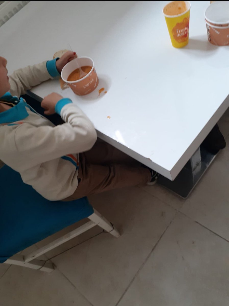 "Okulumda Sağlıklı Besleniyorum" projesi kapsamında, öğrencilerimize sağlıklı beslenme alışkanlığı kazandırmak ve onları geleneksel tatlarla buluşturma amacıyla okul kantinlerimizde çorba ve meyve günü yapılmaktadır. 

<a href="/tcmeb/">Millî Eğitim Bakanlığı</a> <a href="/Yusuf__Tekin/">Yusuf Tekin</a> <a href="/meb_dhgm/">Destek Hizmetleri Genel Müdürlüğü</a> <a href="/omurfatih/">Ömür Fatih Karakullukçu</a> <a href="/mebisgb/">İşyeri Sağlık ve Güvenlik Birimi Daire Başkanlığı</a> <a href="/ozkan_meb/">Özkan AVCI</a>