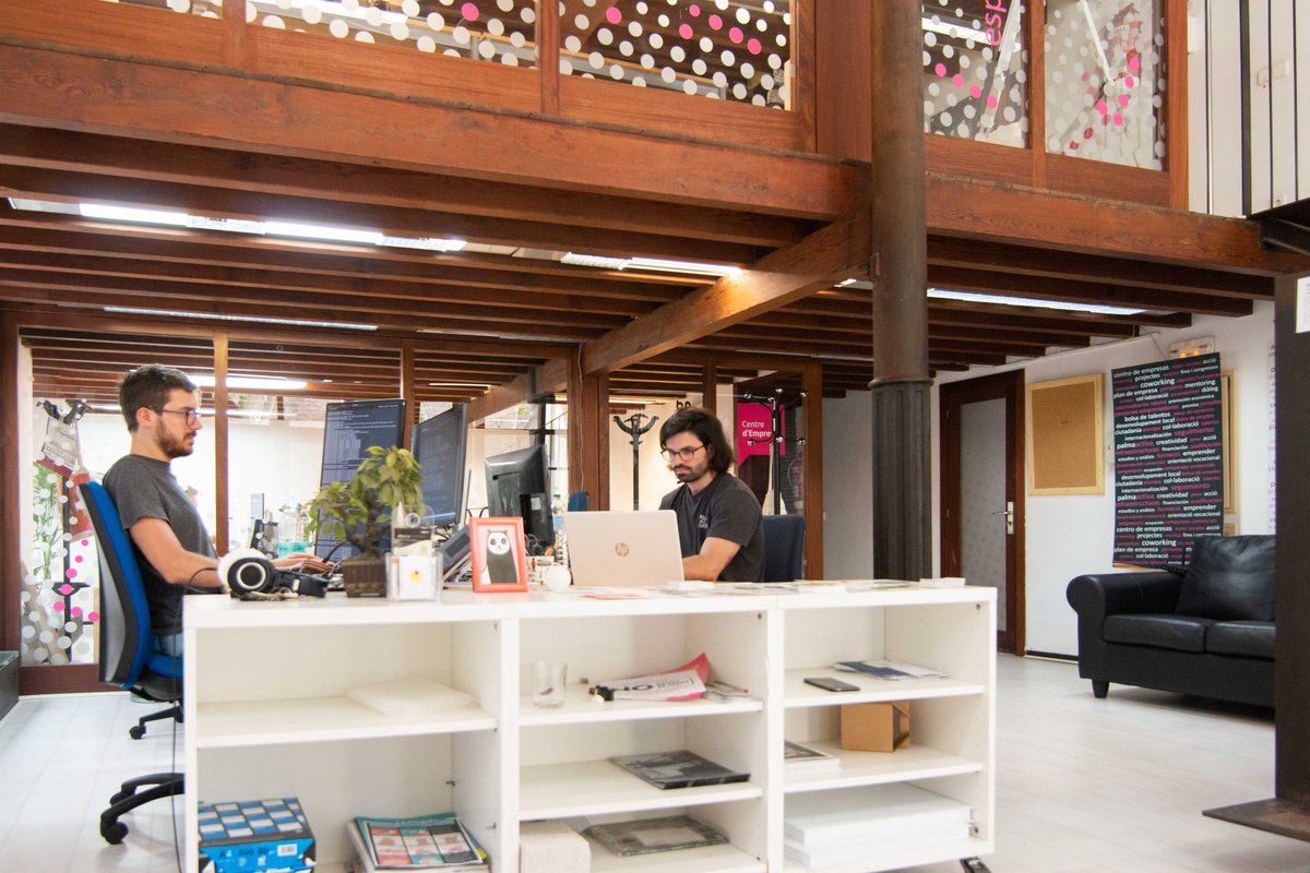 PalmaActiva's tweet photo. 👋 Ets una persona emprenedora? Cerques un espai on desenvolupar el teu negoci? Tenim places lliures al nostre coworking!

💶 📍 🤝 Preu, localització, sinergies... descobreix tots els seus avantatges a https://t.co/FQMtdE4ds6 https://t.co/rkYxDrToJs