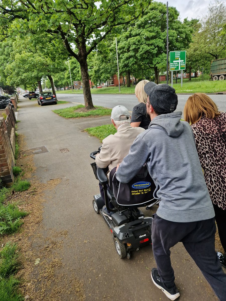 Flo Melly EYFS staff have been out on their lunch 'moving' for mental health. Along the way, they even helped a local resident who had broken down 🏃‍♀️💪 #flomellymentalhealth #mentalhealthawarenessweek2024
