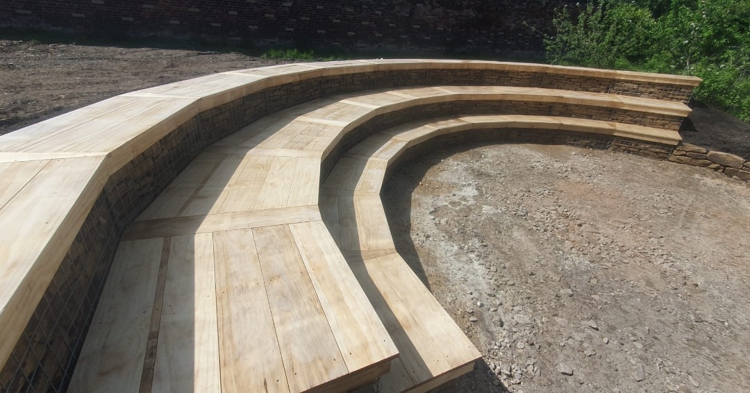 We are thrilled to share the first finished large project from our current adventures at Bradford Grammar School! 

What would you use this space for at your school?

@BradfordGrammar

#outdoorlearning #outdoorplay #BuiltBySOuL