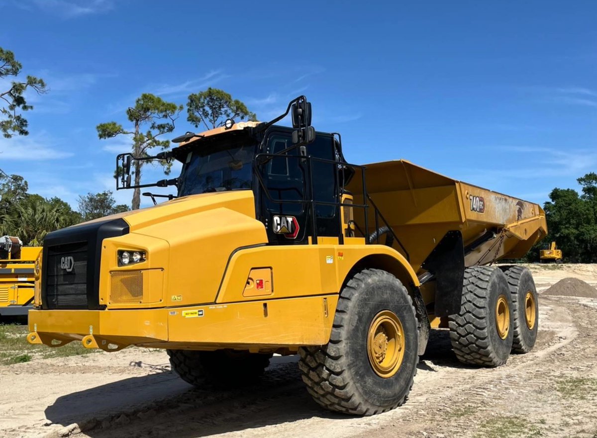 Find your perfect match with our selection of top-notch, pre-loved machinery! Check out this highway truck for sale.

📢: CAT 740GC
📅: 2022
💻: bit.ly/3wsJC4p

#KellyTractor #UsedEquipment