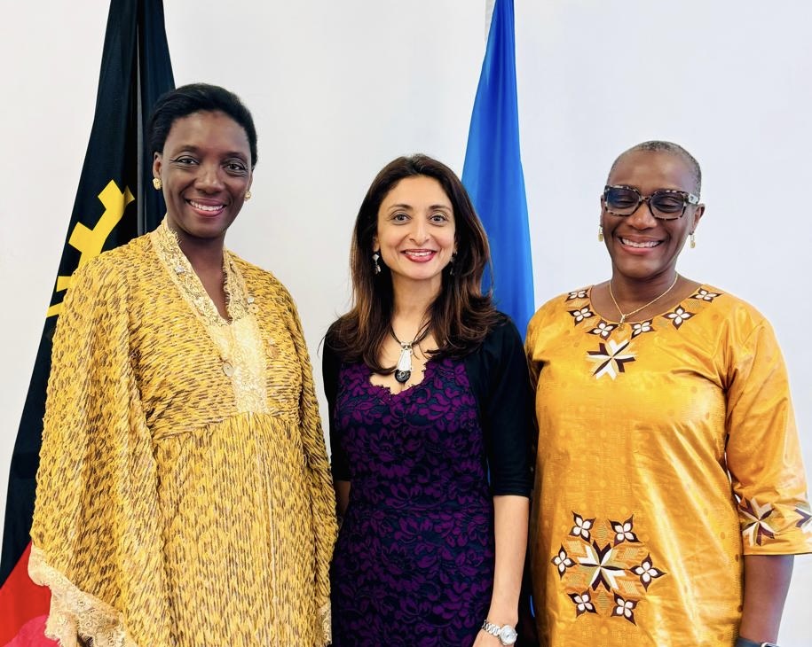 A Coordenadora Residente @UN em #Angola, Dra. @zahiravirani, recebeu ontem uma delegação do @GlobalFund liderada por @CatyFondsmond, acompanhada pela Representante Residente do @UNDPAngola, @AntonioDenise.