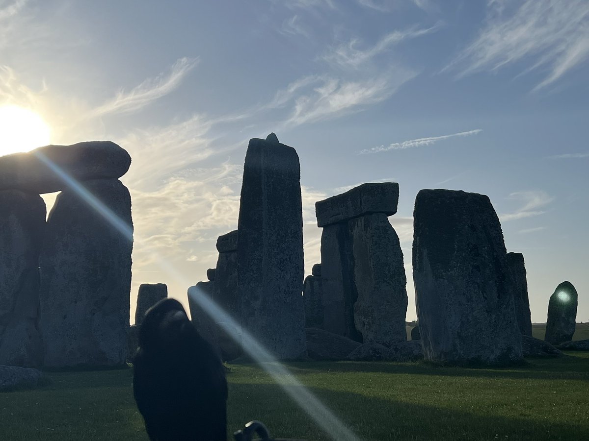 Sunrise at Stonehenge today (15th May) was at 5.15am, sunset is at 8.52pm 🌥️
