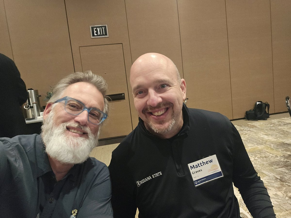 SycamoreRules's tweet image. #BreakfastWithChampions @specialolympics with Holly Power @CoachGraves10