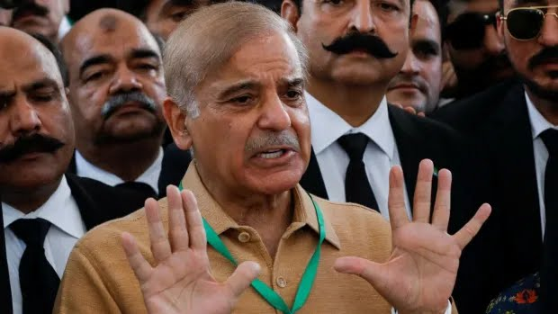 Cash-strapped Pakistan to sell all government companies except strategic companies, It will start with selling PAK Airlines.
PM Shahbaz Sharif says 'the government's job is not to do business...'
#Pakistan #EconomicCrisis #IMF #GovernmentCompanies #EconomicStability #PAKAirlines