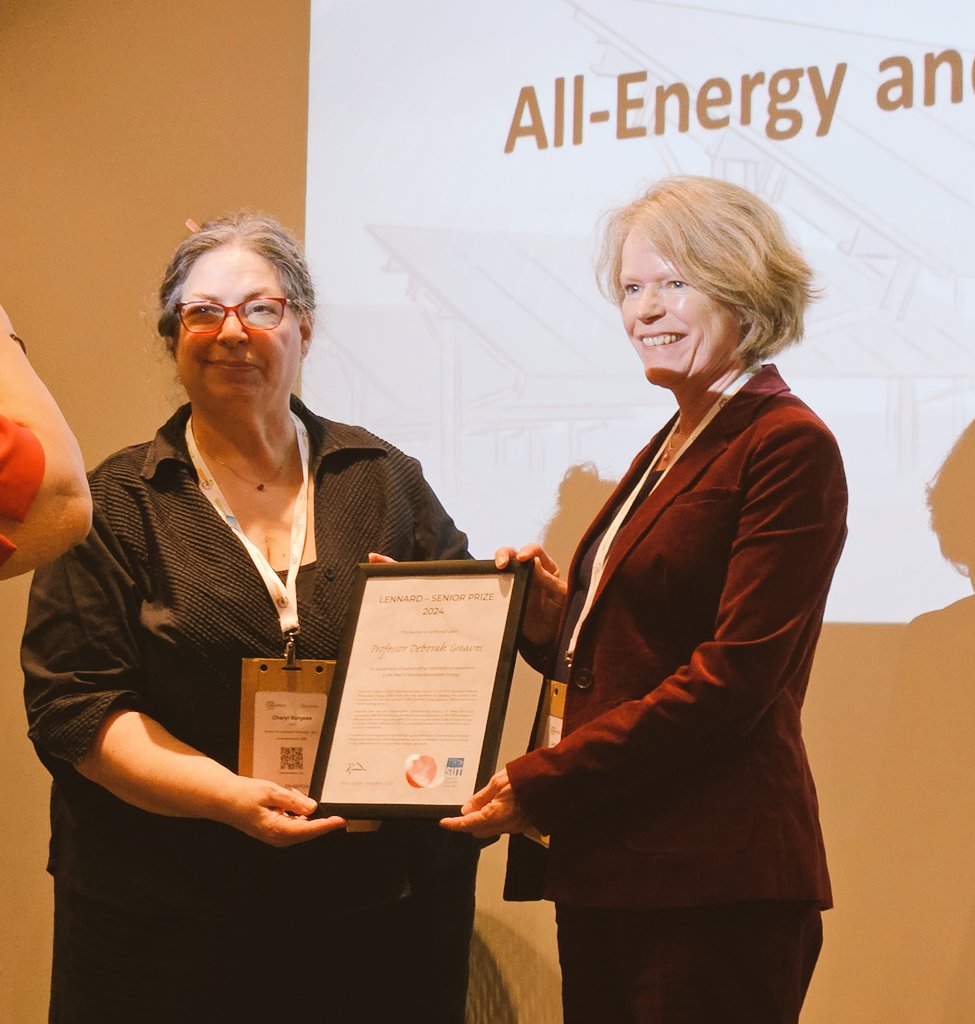 Great to withess Dr Deborah Greaves @PlymUni receive the Lennard Senior prize from SUT at the end of the #MarineEnergy session @AllEnergy #AllEnergy24