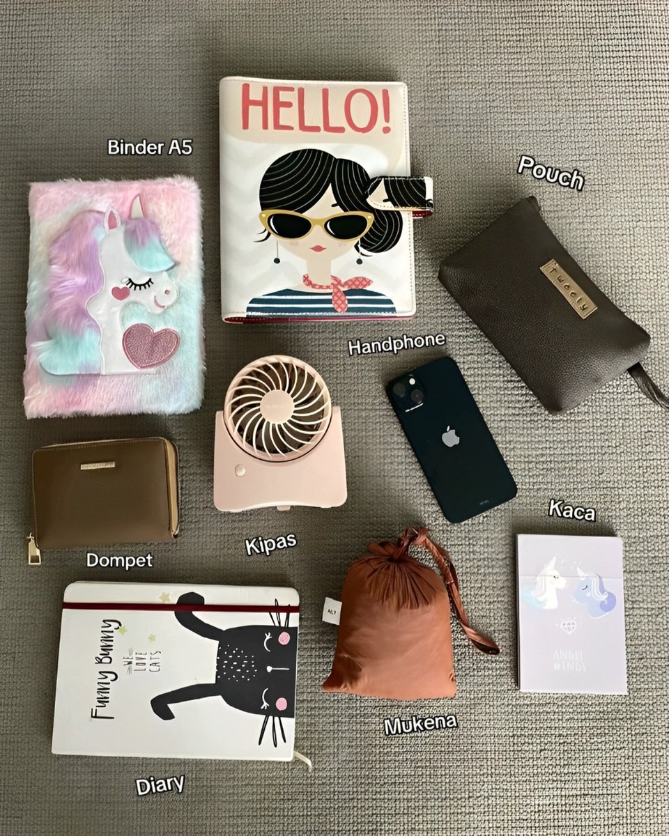 jacfkpot's tweet photo. totebag keliatan kecil tapi muat banyak, ini dari merek lokal yang harga nya affordable. cocok buat kantong pelajar atau mahasiswi <3 https://t.co/bw8hBDTYZo