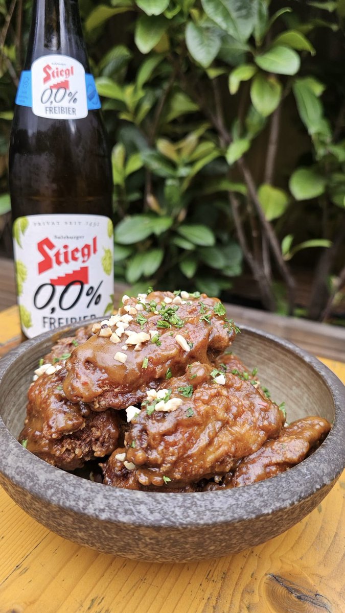 This week’s #WingsWednesday special is chicken wings with Thai peanut sauce, perfect alongside a refreshing lager (with or without alcohol). Join us for 10 wings for £6.50 🍗🍻