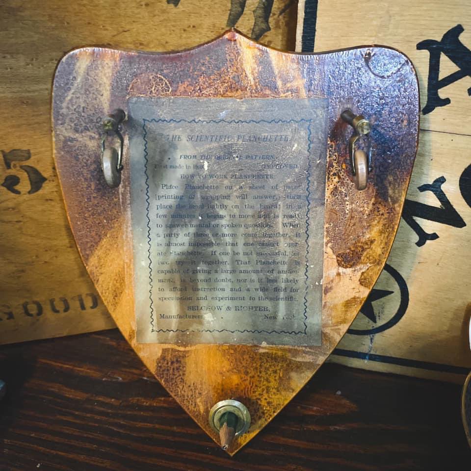 Selchow and Righter’s “the Scientific Planchette.” In my collection. 🖤