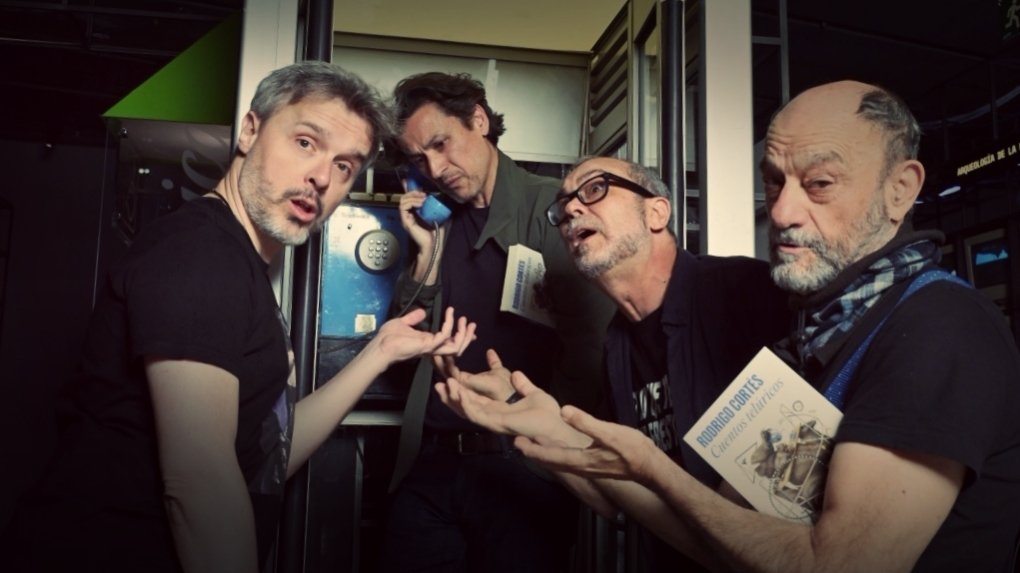 Ya podéis ver en YouTube (si os da la gana, se entiende), la presentación de #CuentosTelúricos en <a href="/EspacioFTef/">Espacio Fundación Telefónica</a>. Con Javi, Juan y Arturo, a quienes tenía muchas ganas de conocer. Muchas cosas y risas y así. Aquí mismo 👉 bit.ly/3yltmCX. ¿Un REPÍO, silvuplé? 📚🐾