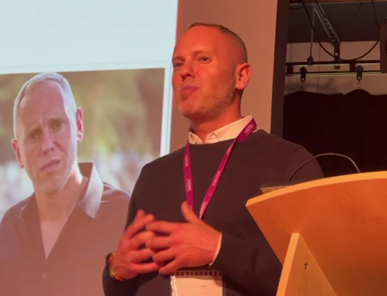 RWBAHolocaust's tweet photo. Bravo @RobbieRinder 'Doctor of Literature honoris causa' @ucl! 
Fitting recognition of your work, association w/ @UCL_Holocaust, &amp; esp. enduring commitment to our #HtFMeUs. 
Thankyou for trusting us w/ your family story, your time, friendship &amp; support.🙏
RT @RWBAcademy @AscendLT https://t.co/aPJVy73O1a