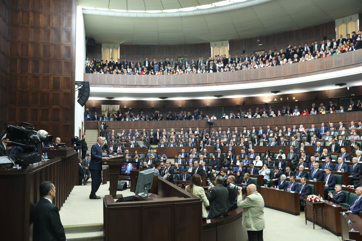 AK Parti Genel Başkanımız, Cumhurbaşkanımız Sayın Recep Tayyip Erdoğan’ın partimizin grup toplantısındaki hitaplarını dinledik. @RTErdogan @Akparti @erkankandemir