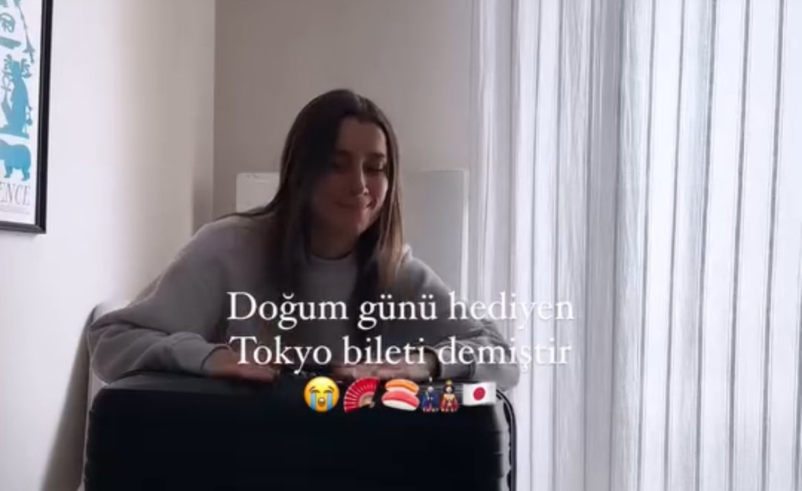 Yani kimsenin hayatında gözüm yok, herkes mutlu olsun da, aklıma kendi doğum günümde izole olmak zorunda olduğum geliyo.