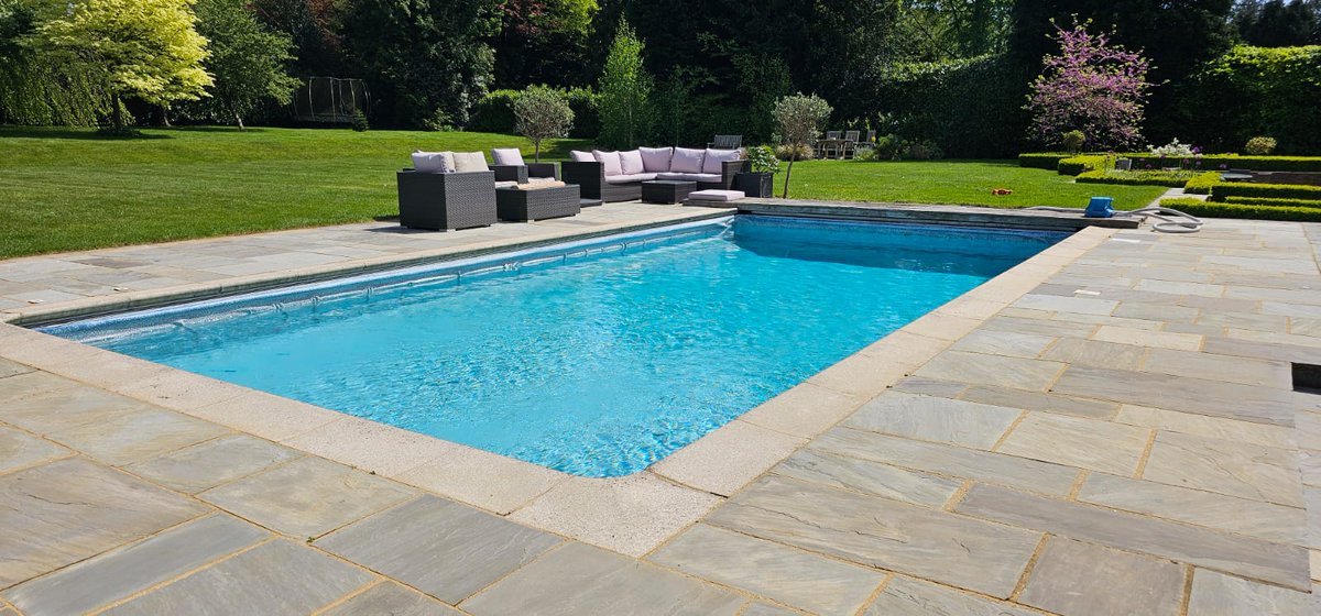 Were you out enjoying the sun this past weekend? With plenty more hot weekends to come we're entering pool season. It's time to get those outdoor pool spaces open and ready for relaxing poolside. #bluecubepools #summervibes #poolside #swim #swimlife #bedfordshire