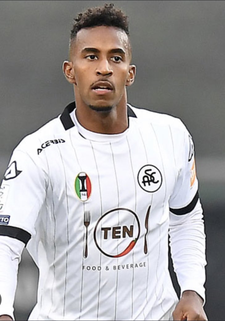 His full name is Elio Capradossi 28 ,Born in Uganda 🇺🇬 to Italian Dad and a Congolese mother,He plays in Italian serie B at Lecco formerly at Roma and former Italian international center back .Save the name for the future 
Very good player