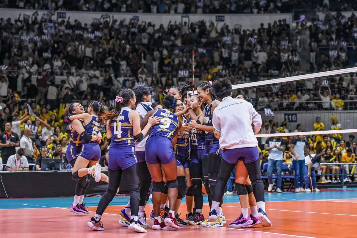 REDEMPTION SEASON ✔️ The NU Lady Bulldogs defeat the UST Golden Tigresses in 4 sets (25-23, 23-25, 27-25, 25-16) to win the #UAAPSeason86 Women’s Volleyball Championship. Congrats, Lady Bulldogs! 🐶
