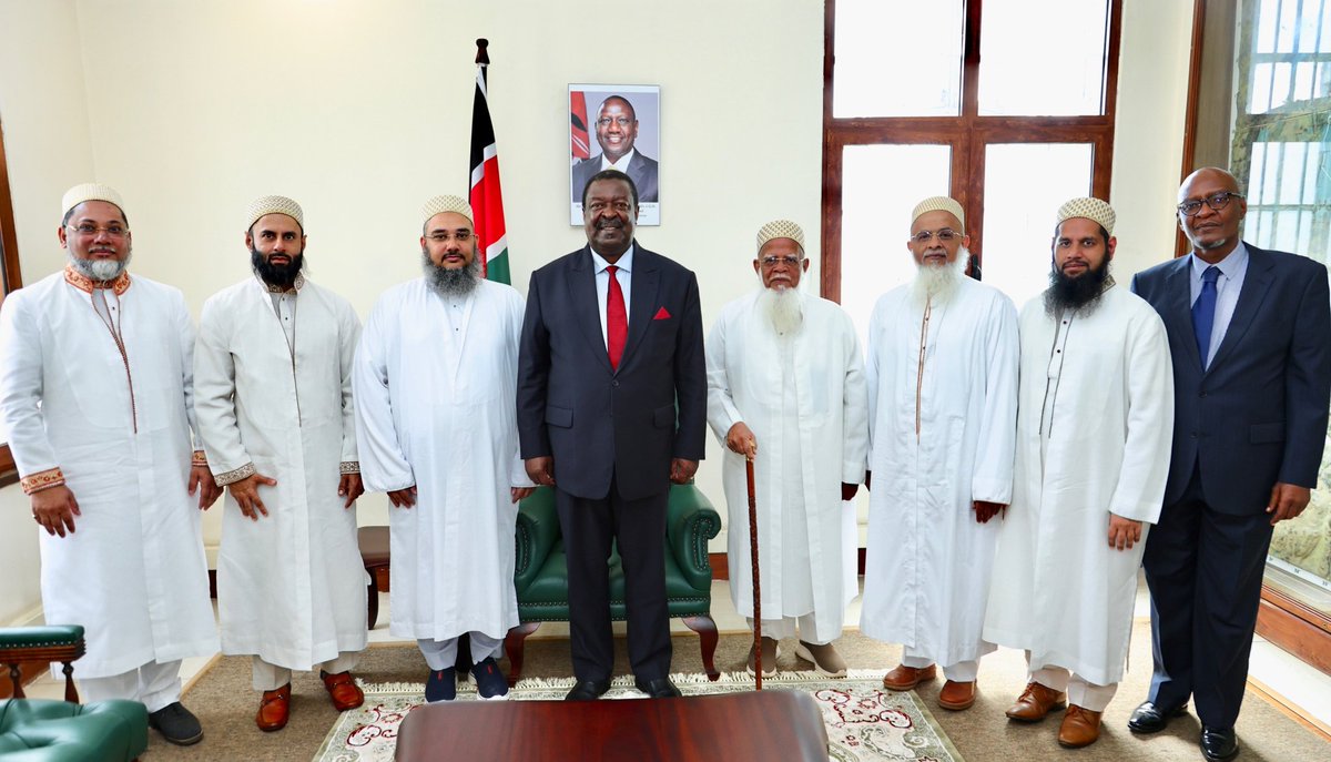 The Prime Cabinet Secretary and Cabinet Secretary for Foreign and Diaspora Affairs, H.E. DR. @MusaliaMudavadi met with the representatives of the Dawoodi Bohra Community living in Kenya at the Railways HQ offices today.