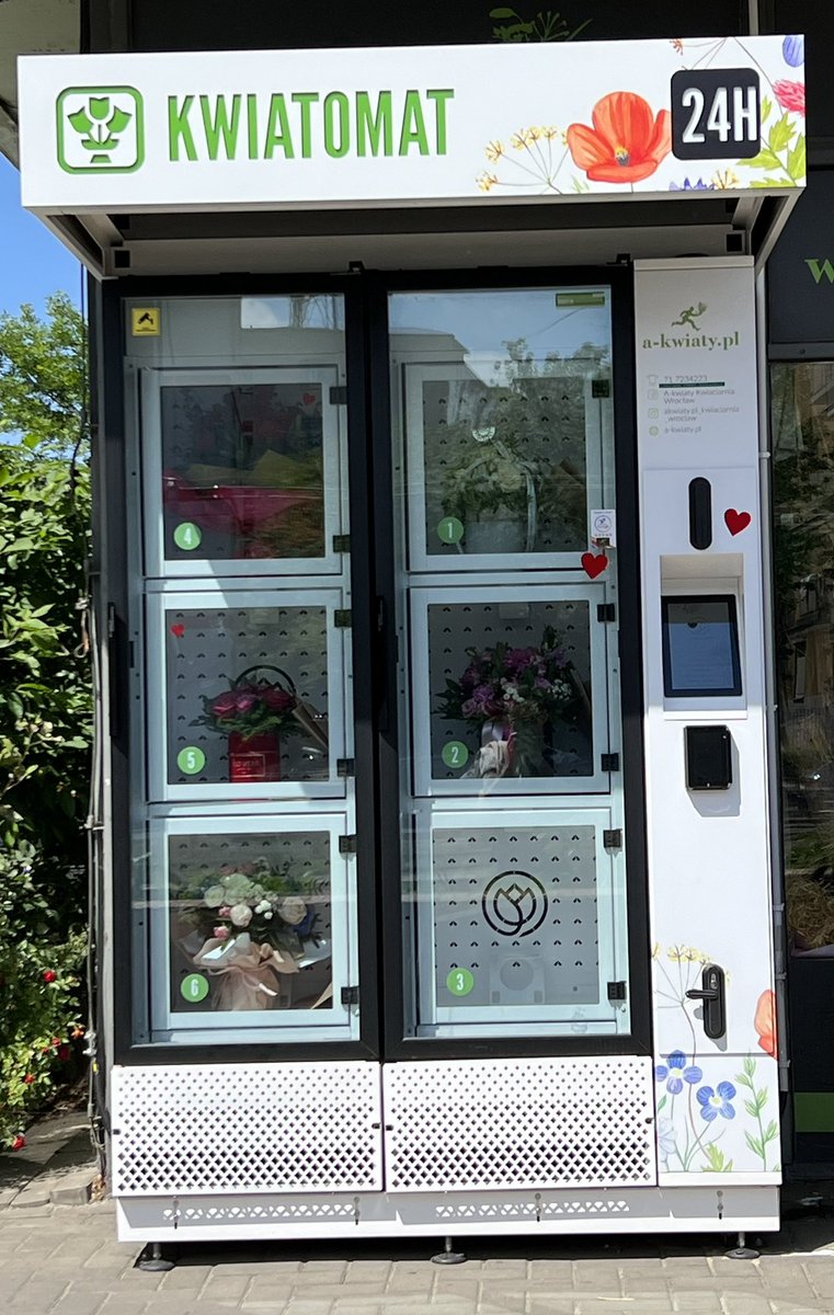 Innovar o morir!

Máquina vending de flores 🌷 vista en Polonia.

¿Buena idea?