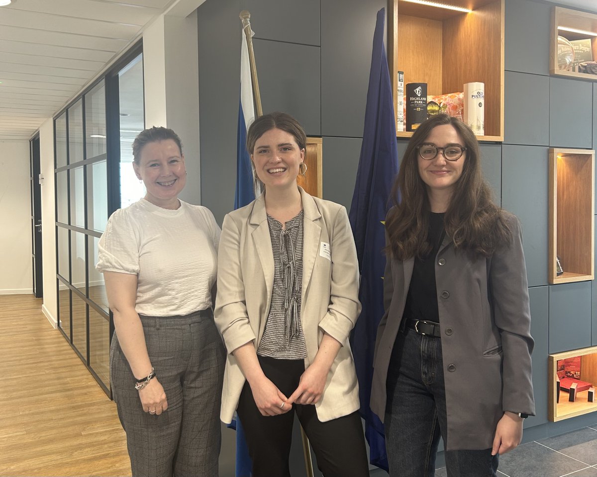 We're in #Brussels today & @YoungScot's Juno met Lucie and Eleanor from @ScotlandEuropa 🙌🇧🇪 It was a brilliant opportunity to discuss how we can best: connect young people from #Scotland with #European orgs share opportunities encourage young people to visit Scotland