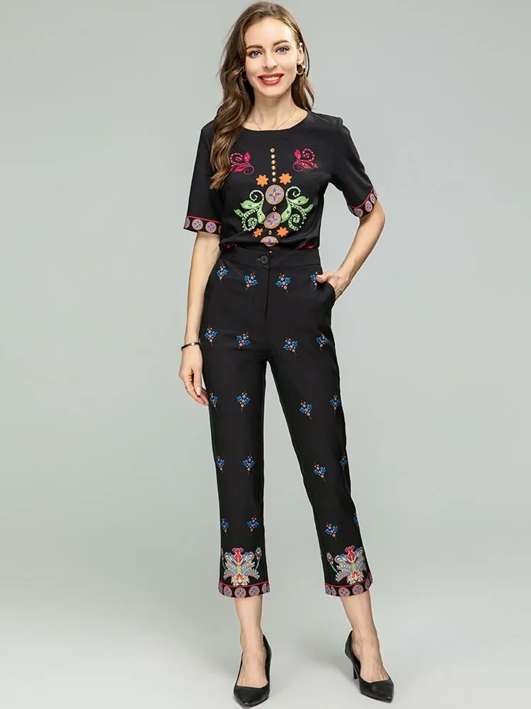 Elevate your style with our Vintage Print Pencil Women’s Pants Suit. . . . #allformetoday #womenfashion #womenclothing #businesssupport #businesssuit #backtooffice #trending #trend #trendyoutfits #ootd #pantsuit #officialsuits #officestyle #officesuit #powerpantsuit #viral