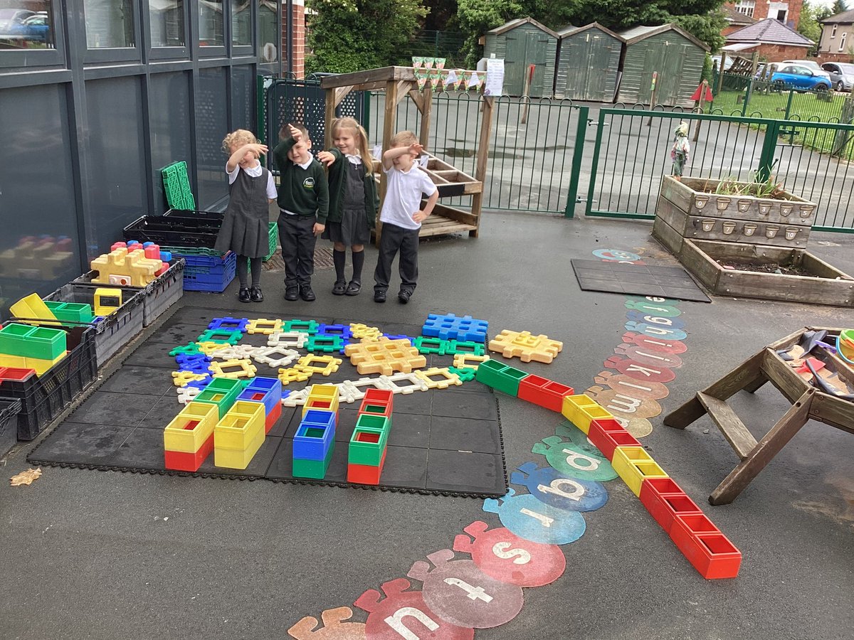 stasaphvp's tweet photo. ๐s have been learning the โeโ sound this week. We have loved listening to lots of Elmer stories. We made our own Elmer style ears and used our blocks to make our very own Elmer too ๐๐ @_OLW_ #VPAC #VPEC https://t.co/PmBc1bT91j