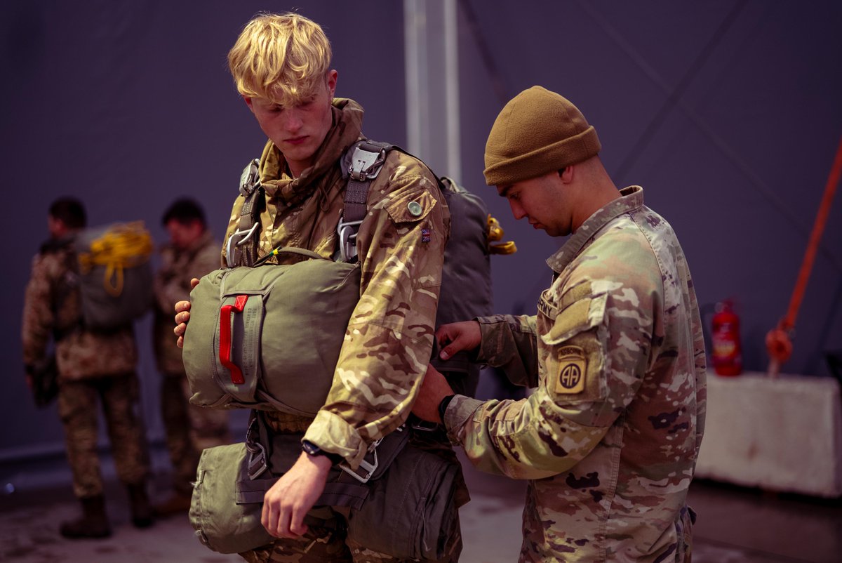 U.S. Soldiers of the @82ndABNDiv participated in a Joint Forcible Entry exercise in tandem with their British counterparts during #SwiftResponse 24, part of #DefenderEurope 24, in Tallinn, Estonia. #StrongerTogether