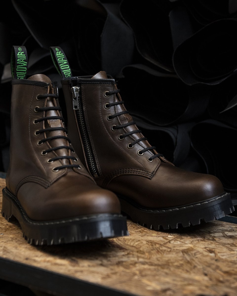 Stand tall in our Platform Derby Boots from the Solovair Classic collection. Features include a Goodyear welted construction, functional side zip and soft suspension commando soles.

Shop - l8r.it/Xr7Z

#solovair #madeinengland #boots #platformboots #platforms