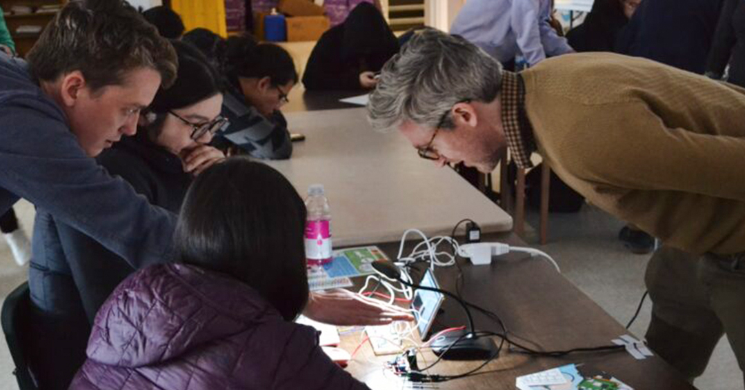STEM outreach trip to Chisasibi ~ FMHS profs and grad students joined Branches – McGill’s Community Outreach Program – for a week delivering STEM workshops in the Cree Nation of Chisasibi. healthenews.mcgill.ca/stem-outreach-…