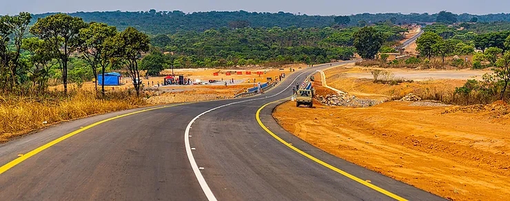 Lobito Corridor's Road Network in Angola Set To Receive €381.5 Upgrade

#LobitoCorridor #Angola 🇦🇴

lobitocorridor.org/post/lobito-co…