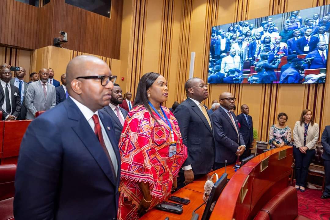 #RDC: Le @senatrdc | [ Photo inside] ⏹️le député national, sénateur et Premier ministre. ⏹️députée nationale, gouverneur et sénatrice. ⏹️ député national, ministre et sénateur.