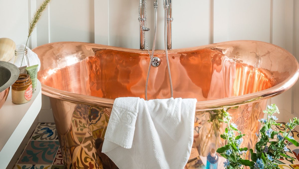 Bring the warmth of the Mediterranean to bathroom design with a luxury handmade Copper Bath and eclectic, vibrant tiles. When the weather lets you down there is always sunshine to be found. 🌞

#copperbath #luxurybathroom #luxurybath