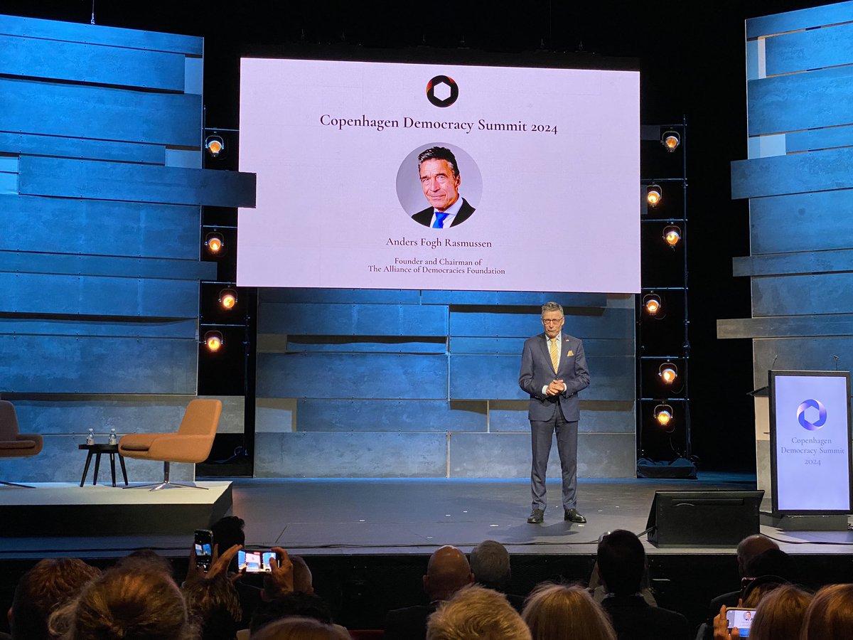 This week we attended the Copenhagen Democracy Summit #CDS2024 hosted by @AoDemocracies to help #defenddemocracy. In the picture conference chair @AndersFoghR