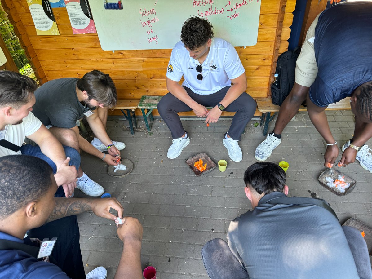 International School of Düsseldorf tweet media