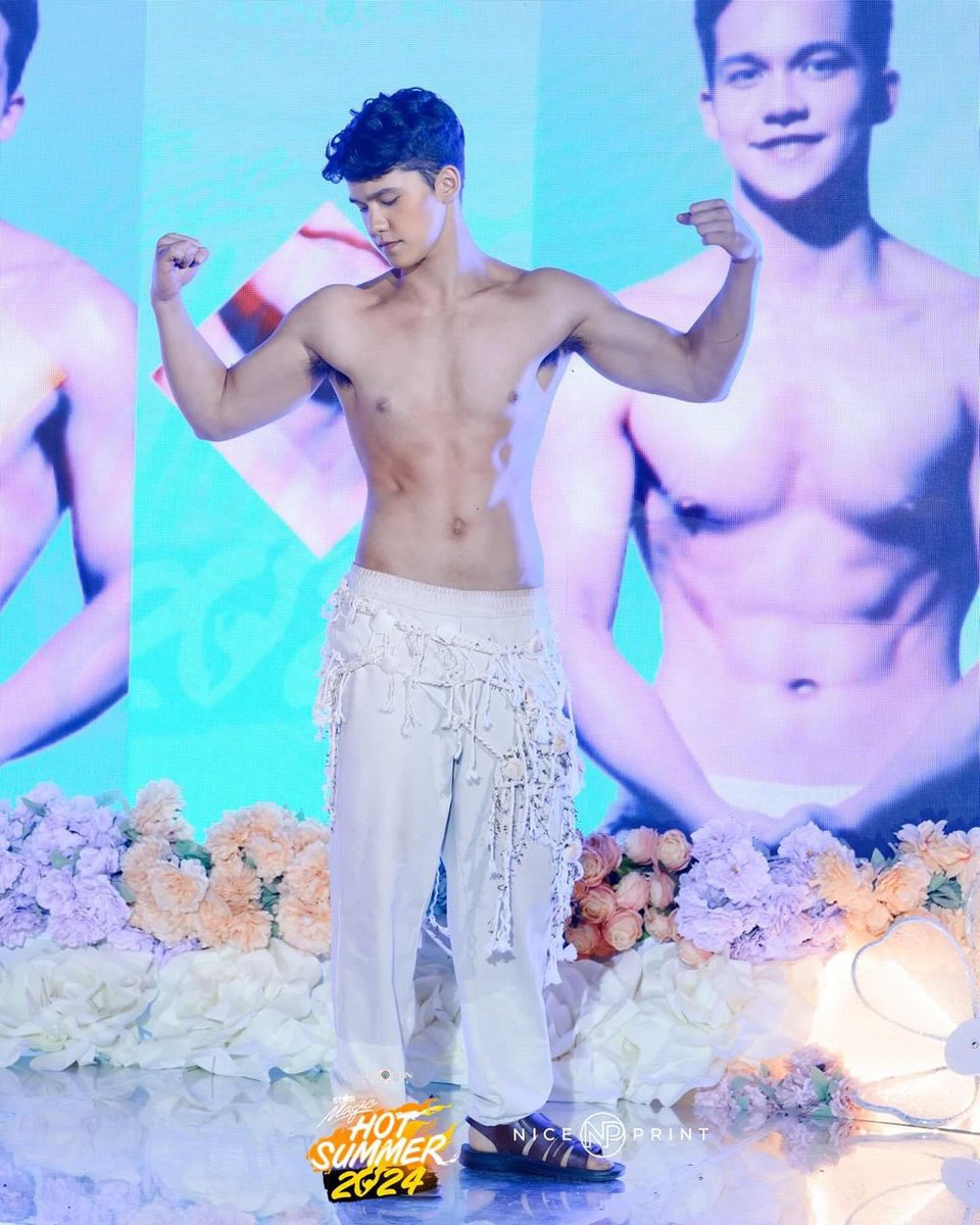 #RobBlackburn and his summer drip, really! We love a sizzling hunk who knows how to SERVE strength and charisma on the🔥Star Magic Hot Summer 2024🔥walk! 

Rewatch this summer’s hottest event on Star Magic’s official YouTube channel!

#StarMagic #StarMagicHotSummer2024 #HotSummer