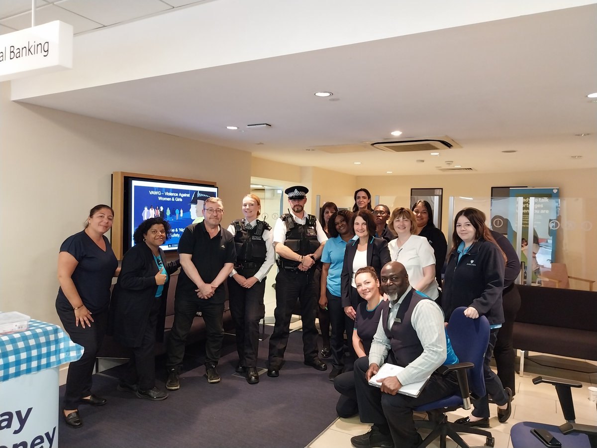 Officers from our Wood Green Town Centre Team, have recently been working on initiatives to tackle VAWG (Violence Against Women & Girls). 

This has included going into local businesses, like banks and offering support and education about the topic, to members of the community.