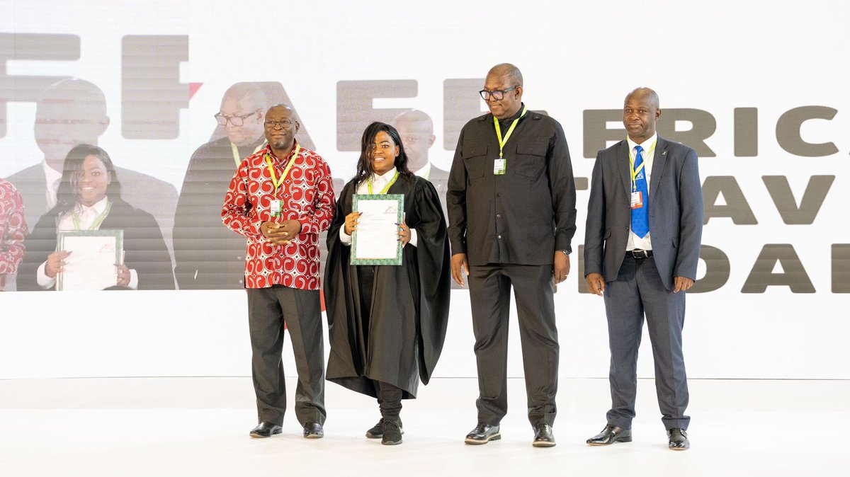 Tourism_gov_za's tweet photo. Great excitement for 44 KZN graduates as they receive their National Certificates in Food & Beverage. This was a 1-year Departmental Programme aimed to upskill unemployed individuals within the hospitality industry.
#KZNgraduates2024
#DTSkillsProgramme
#NTCE
#YouthInTourism https://t.co/n0uLXDZMFI