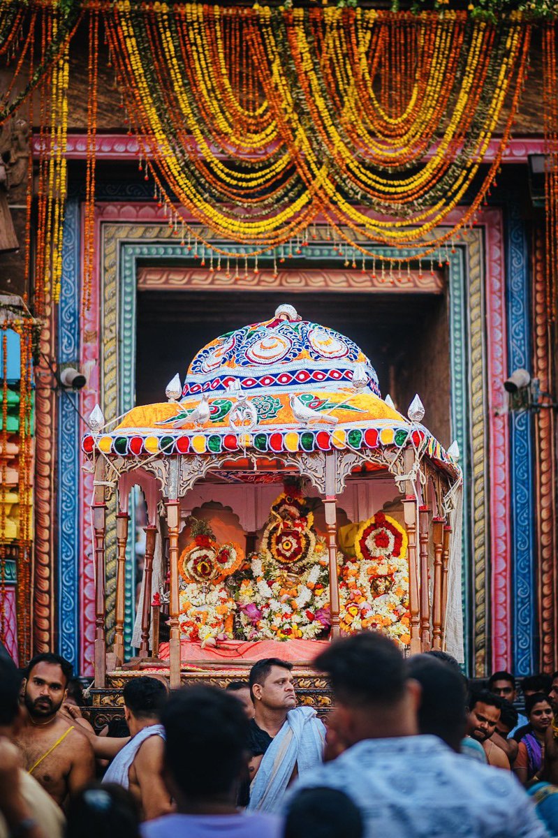 Shree Madanamohana, Maa Bhudevi, and Maa Sridevi inside the Mani Viman in front of Shree Jagannath Temple, Puri, #Odisha. 

Chandan Yatra 🙏🏽🚩
