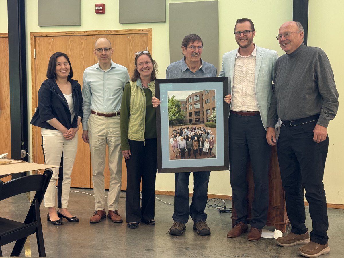 Chad Pecot, MD (@chadpecot) on Twitter photo Celebrating the career of Shelley Earp <a href="/UNC_Lineberger/">UNC Lineberger</a> at a recent joint retreat between our Molecular Therapeutics and Clinical Research programs.
Shelley has been a beloved and incredibly effective Director of our cancer center for over 20 years. 🩵 Celebrating the career of Shelley Earp <a href="/UNC_Lineberger/">UNC Lineberger</a> at a recent joint retreat between our Molecular Therapeutics and Clinical Research programs.
Shelley has been a beloved and incredibly effective Director of our cancer center for over 20 years. 🩵